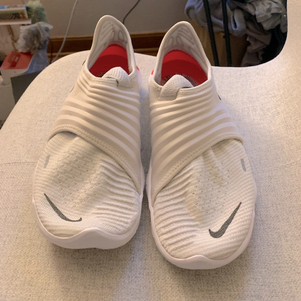 Like New Mens Nike Free RN Flyknit 3.0